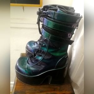 Demonia camel 250 iridescent green